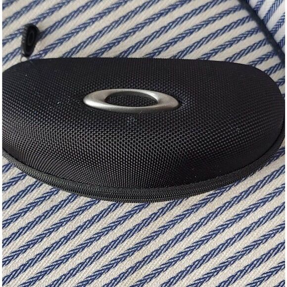 Oakley sunglasses vault - Picture 1 of 4